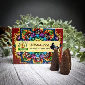 Kadzidełka Stożkowe Backflow- Drzewo Sandałowe - Namaste India