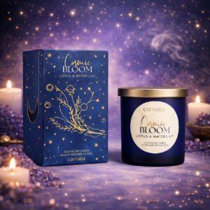 Świeca Sojowa Carnatia Starry Spell w szkle Lotos i Lilia Wodna - obrazek 2